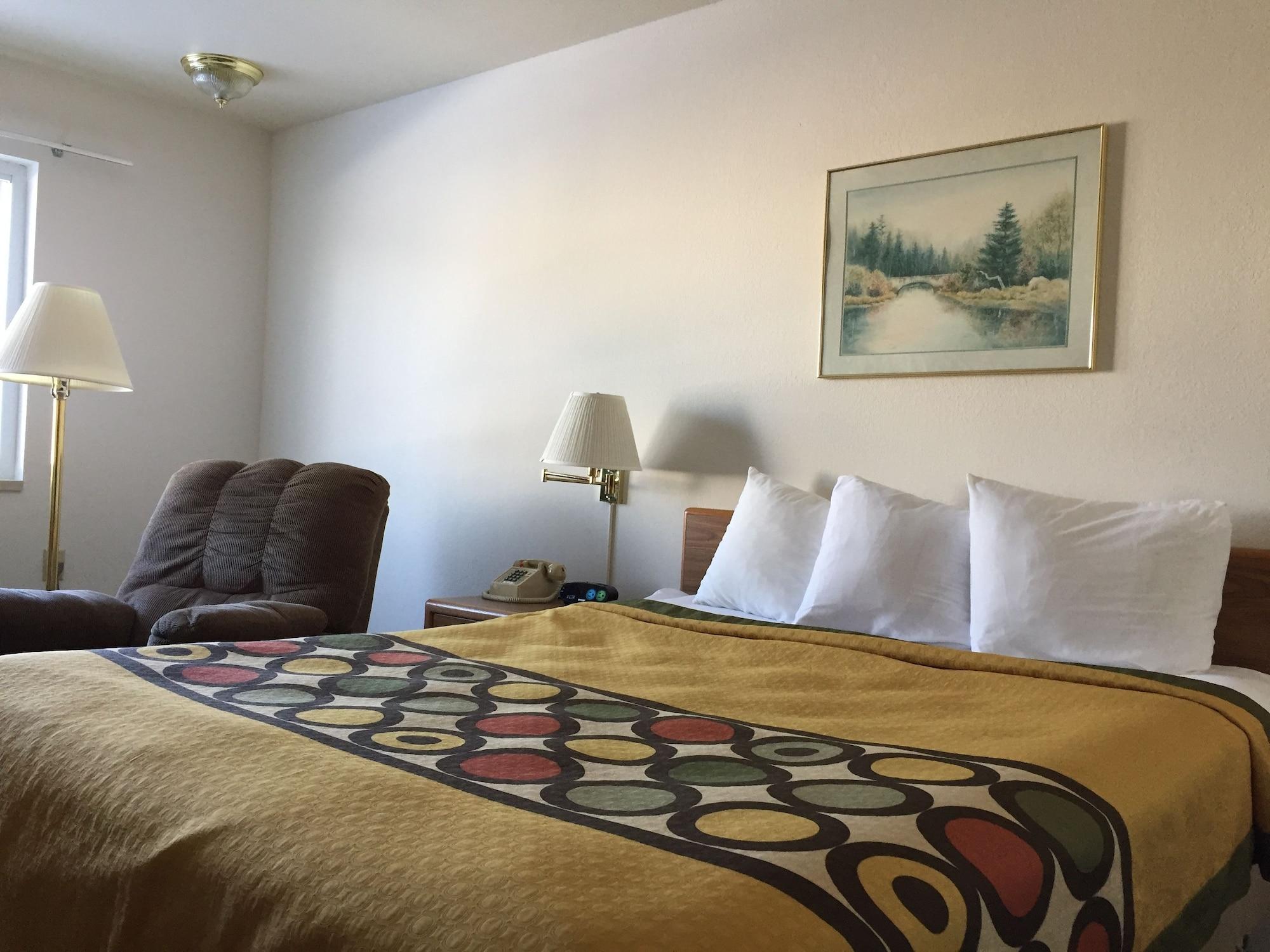 Super 8 By Wyndham Escanaba Ngoại thất bức ảnh