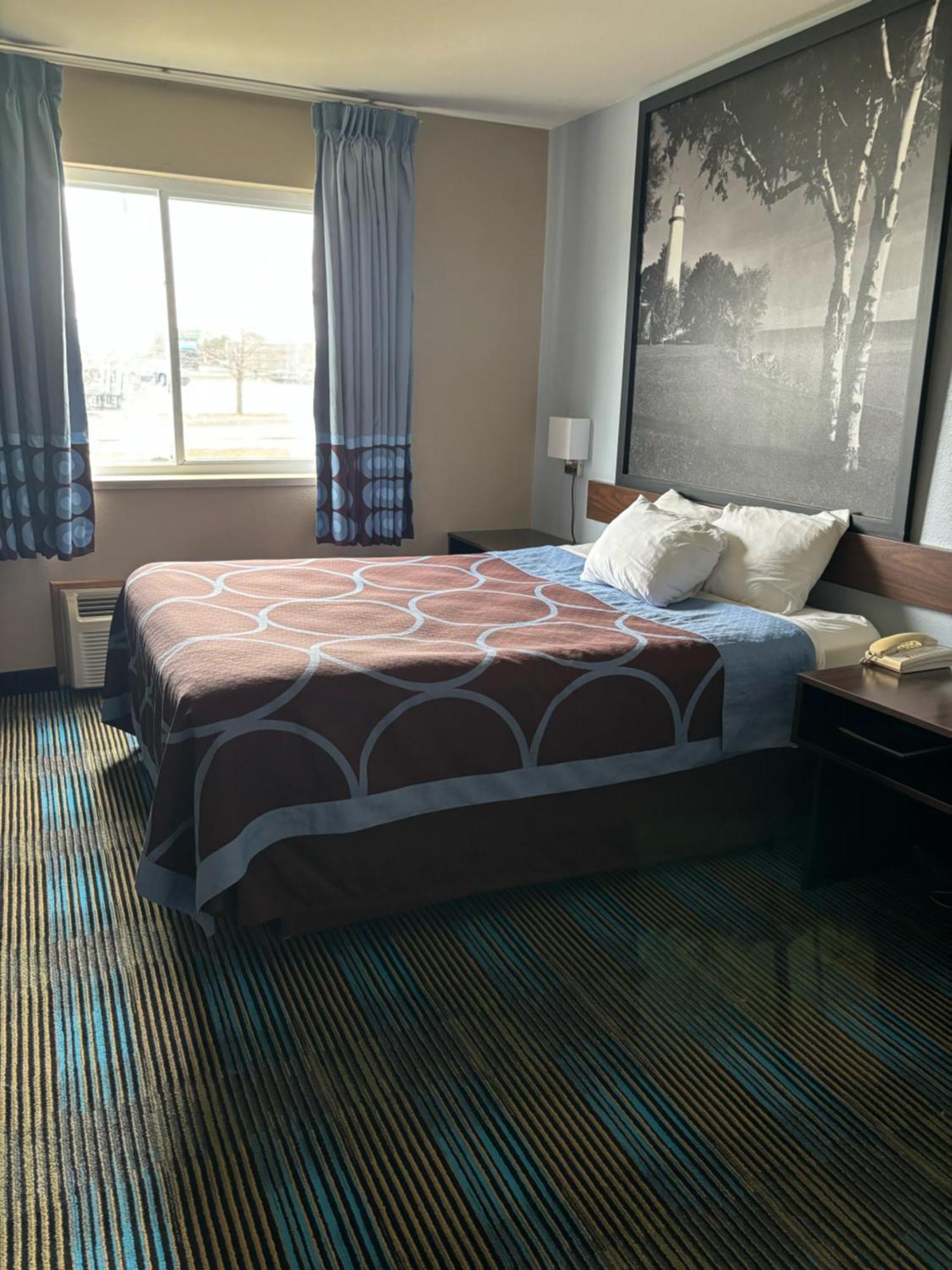 Super 8 By Wyndham Escanaba Ngoại thất bức ảnh