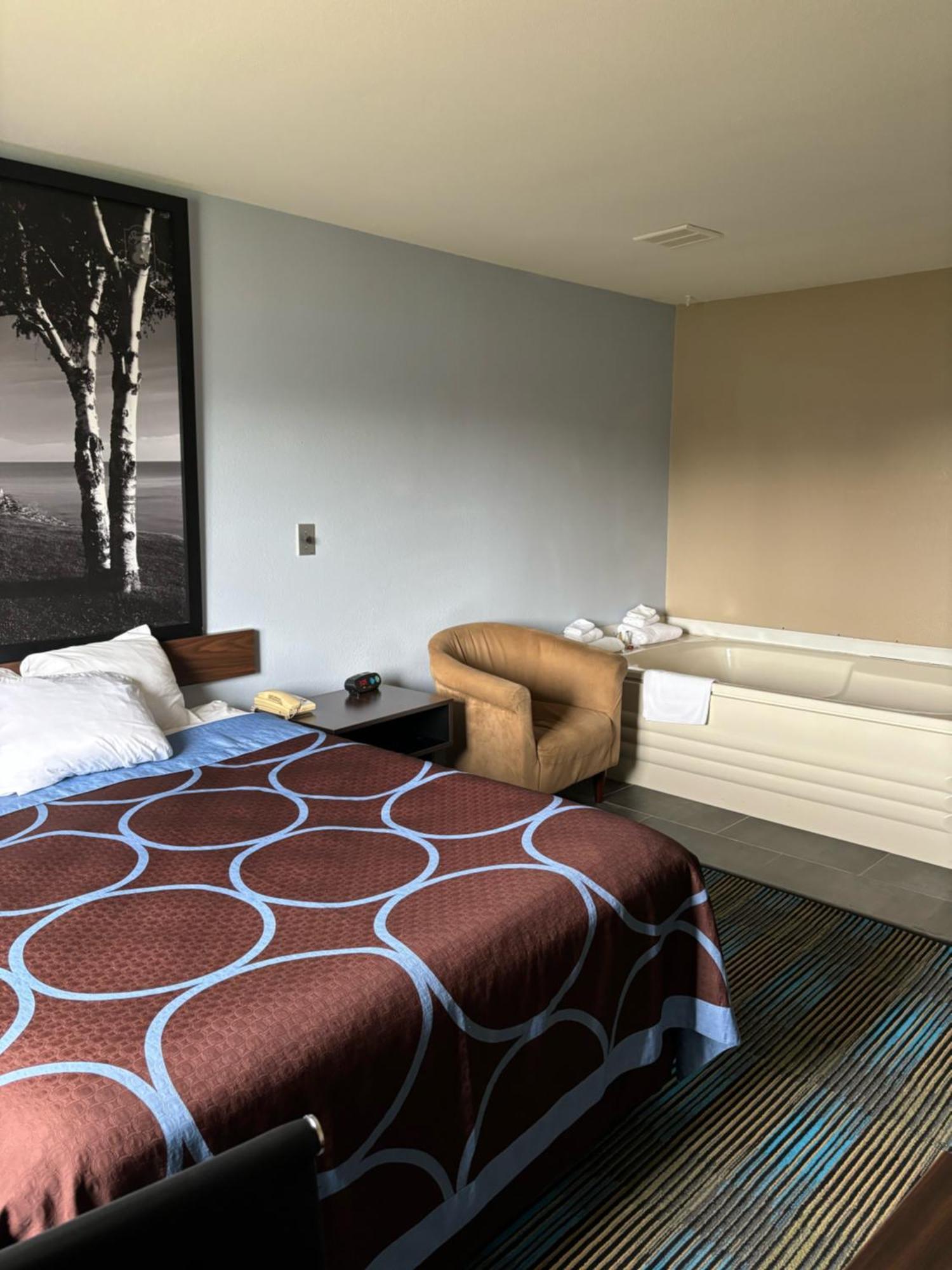 Super 8 By Wyndham Escanaba Ngoại thất bức ảnh