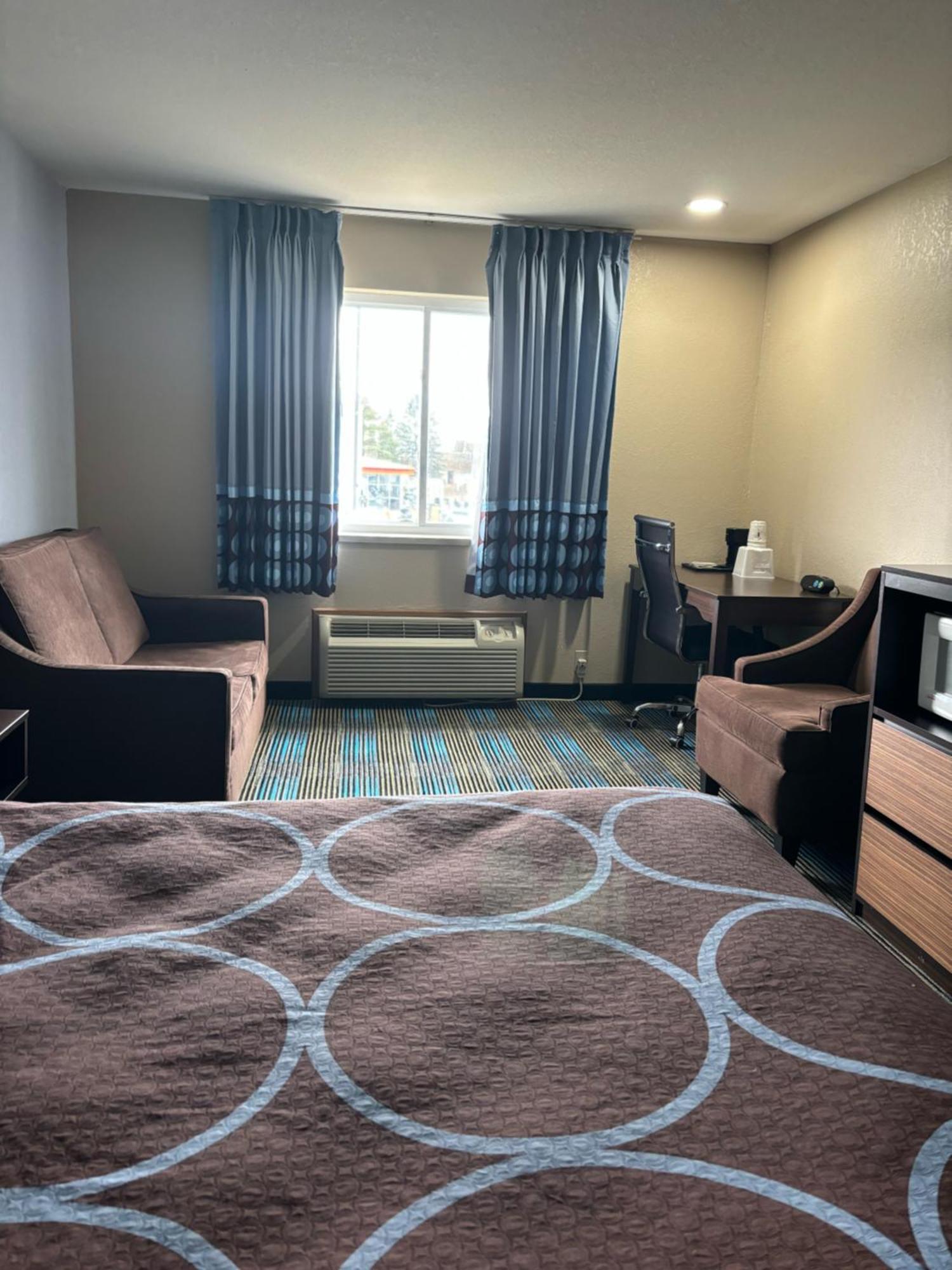 Super 8 By Wyndham Escanaba Ngoại thất bức ảnh