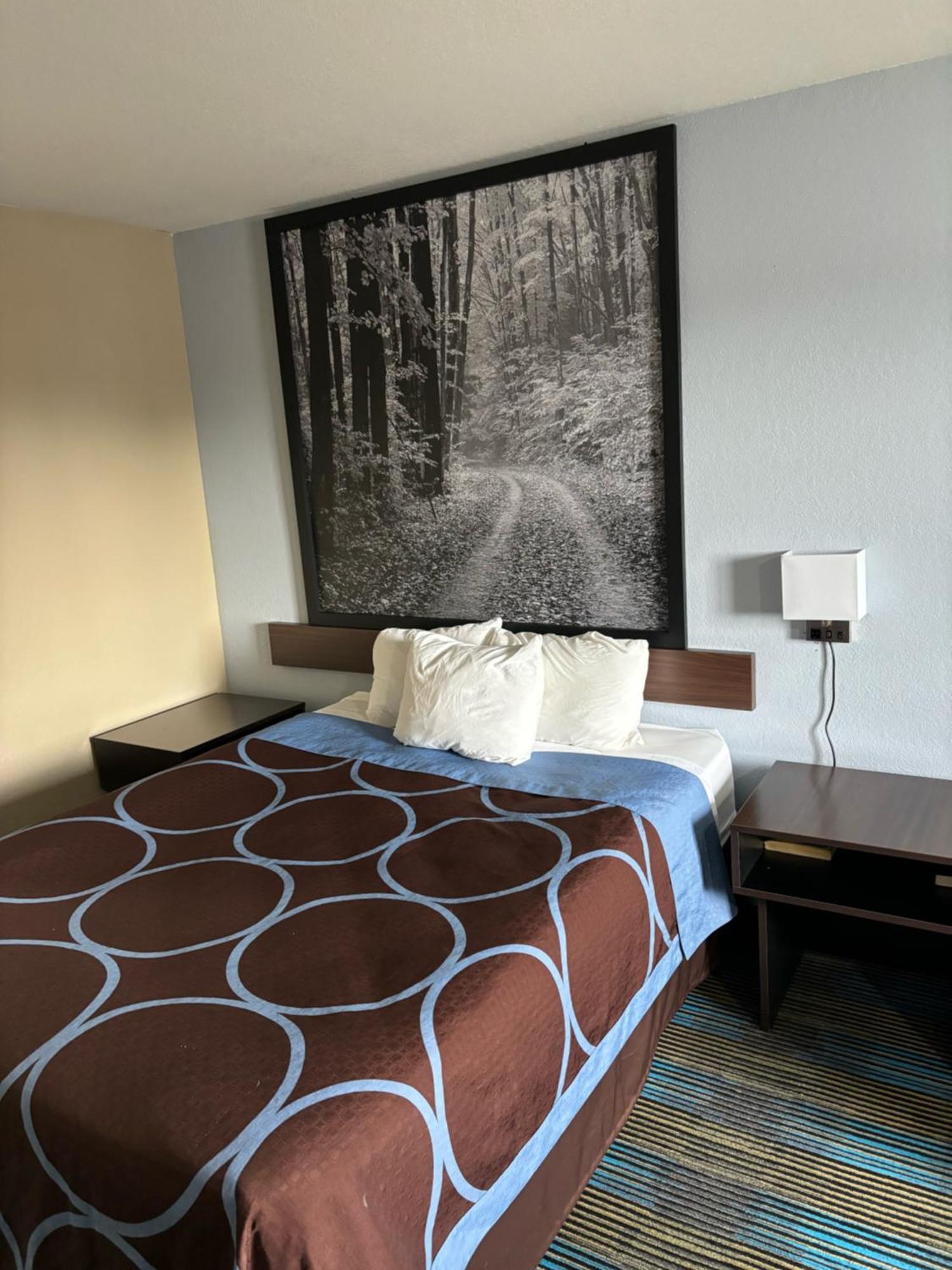 Super 8 By Wyndham Escanaba Ngoại thất bức ảnh