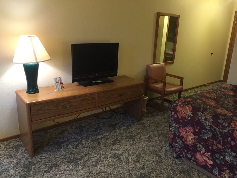 Super 8 By Wyndham Escanaba Ngoại thất bức ảnh