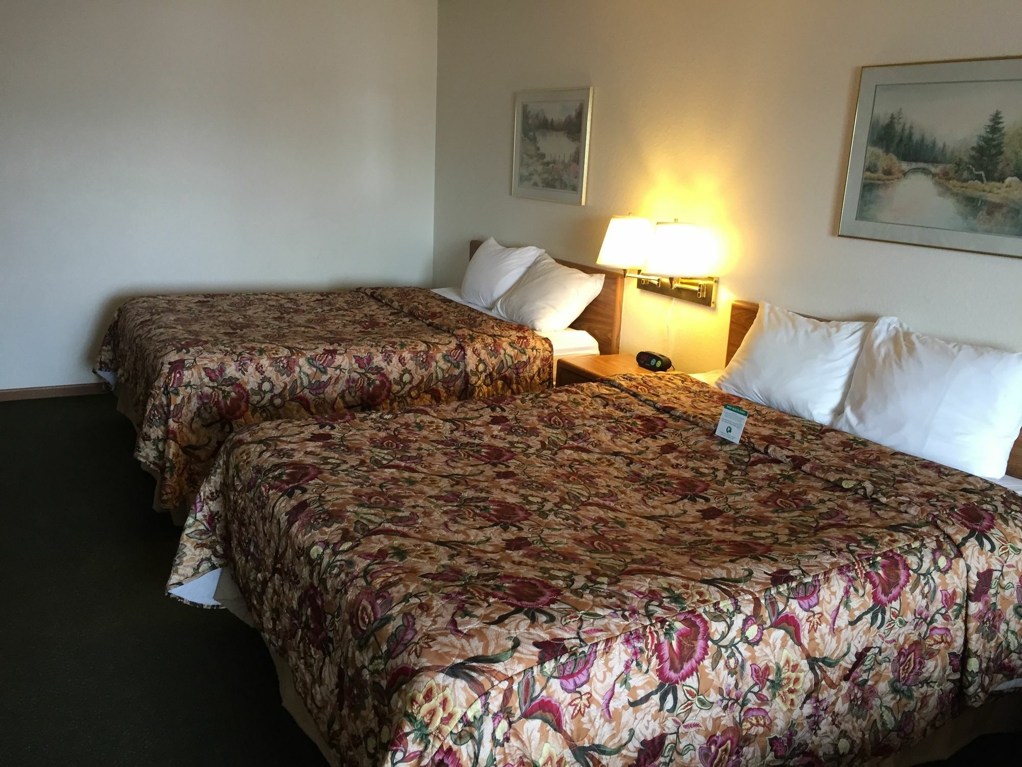 Super 8 By Wyndham Escanaba Ngoại thất bức ảnh